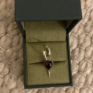 Maria nilsdotter  - Laddar upp igen med fri frakt⭐️⭐️⭐️kolla min andra annons för mer info!