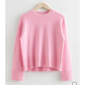 Storlek s - Säljer min jätte snygga tröja från other stories i storlek s