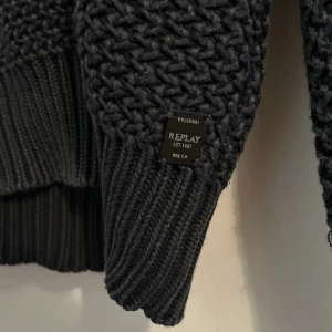 Stickad replay tröja  - Replay stickad man tröja. Storlek L men har även krympts lite. 