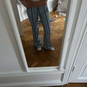 Så snygga jeans - Skit snygga Lågmidjade mönstrade jeans 