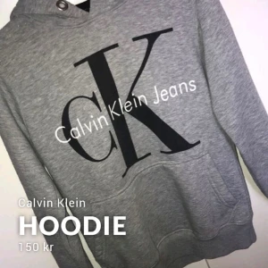 Calvin Klein Hoodie - Calvin Klein Hoodie Bra skick!