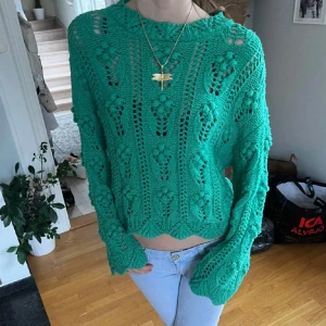 stickad tröja ZARA - Stickad tröja från Zara som inte säljs längre Storlek M (lånade bilder, skriv för fler)