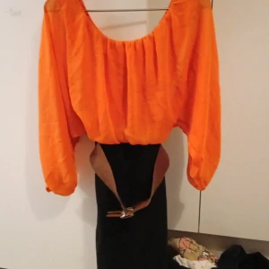 Klänning  - Helt ny klänning 