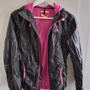 Pumajacka  - Storlek 38, bra skick. 