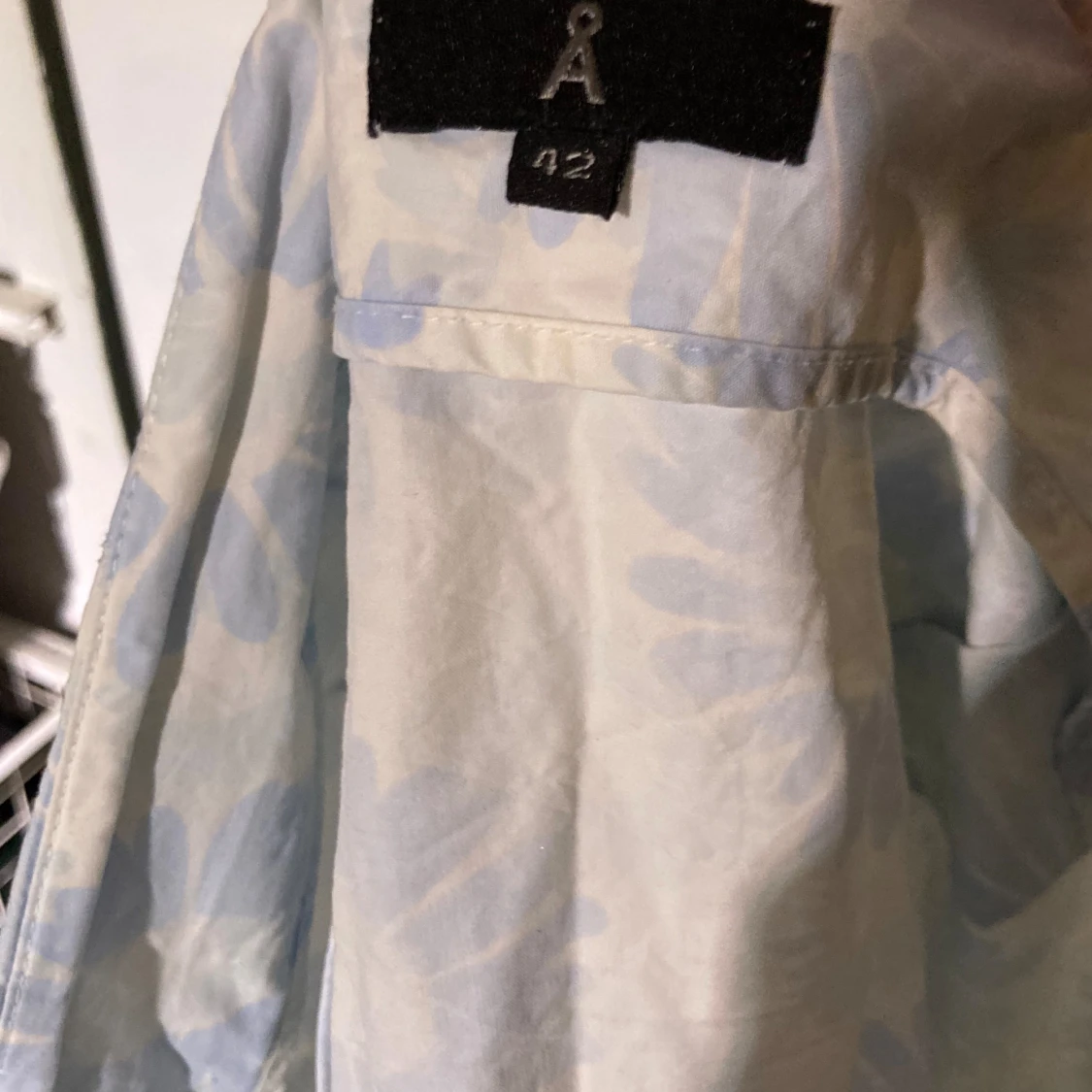 Kjol med blåa blommor - 90