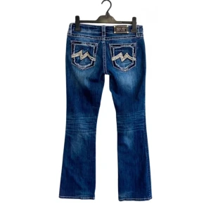 Miss me jeans - Säljes då dem är lite stora på mig och ja hellre säljer de och köper ett par som passar istället 👐🏼  kan gå ner lite i pris vid snabb affär  w29  fint skick 