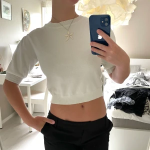 Stickad T-shirt  - Stickad T-shirt från misslisibells kollektion 