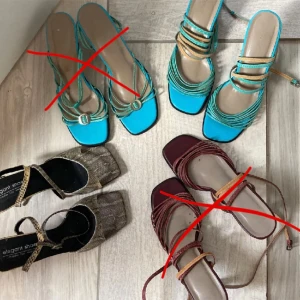 Klackar  - Säljer massa olika fina klackar i äkta kvalitet läder till sommaren 150kr/st . Det är storlek 39-40 på dem och alla är från märket elegant shoes! Skriv vad ni är intresserade av så skickar jag mer bilder på skorna💗