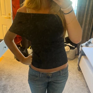 Topp - Fin topp från zara, stl xs-s. Super fint skick, aldrig använd, endast testad