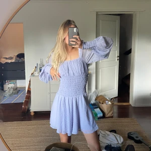Nakd klänning - Fin nakd klänning som aldrig är använd, prislapp kvar!💜💜💜