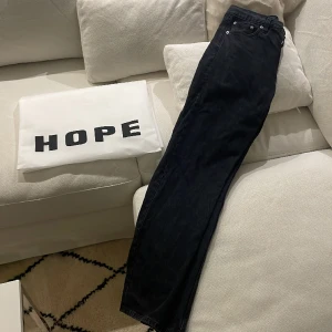 Hope rush denim - Knappt använda hope jeans Nypris 1800 kr Storlek 30