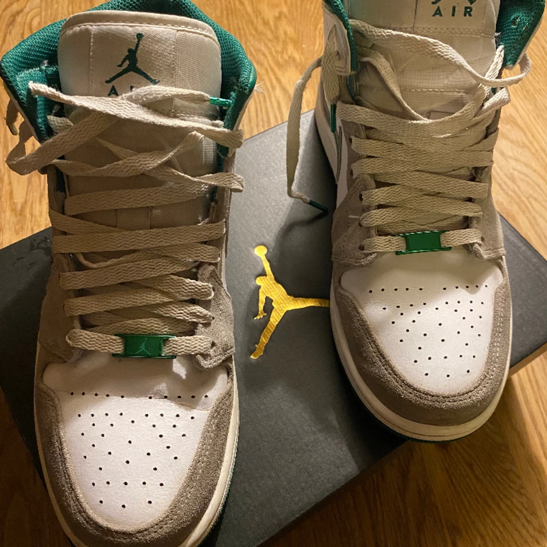 Air Jordan 1 Mid SE - 90