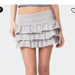 Edikted kjol - Repost pga. Oseriös köpare! Kjolen är endast testade, aldrig anvönd. Prislapp sitter fortfarande på!💞 bara atg skriva vid eventuella frågor🤗