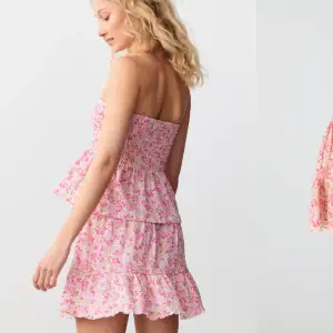 Säljer denna superfina rosa blommiga kjolen från Gina Tricot. Sålde slut supersnabbt i sommar. Använd endast någon enstaka gång! Nypris: 280kr