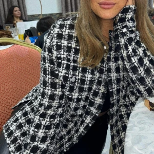 Jacka/kavaj - Jacka/kavaj från Ginatricot. Använd endast en gång. Storlek s 