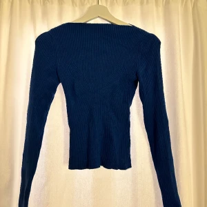 Tröja  - Blå tröja från Lindex i storlek XS. Använd få gånger, därav fint och jätteskönt material🩷