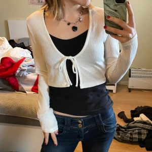 Söt kofta - Superfint skick, skönt tunt material nu till sommaren🫶