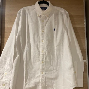Ralph lauren  - En oxfordsjkorta från polo Ralph lauren som är oanvänd. Pris kan diskuteras vid smidig affär