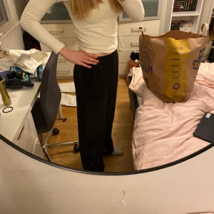 Kostymbyxor  - Kostymbyxor från Vila | bra skick | pris kan diskuteras 