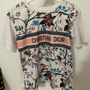 T-shirt  - T-shirt strl M