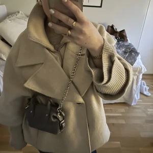 Nunoo väska - Så så fin väska från nuuno som aldrig kommit till användning. Har för mig att originalpriset är runt 1000 och väskan är Max anvönd 4 gånger💓💓💓