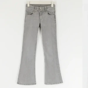 LOW WAIST JEANS  - 220kr!! 164 passar mig som är 163 slutsålda på gina! 