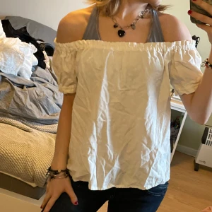 Offshoulder topp - Fint skick! Resår