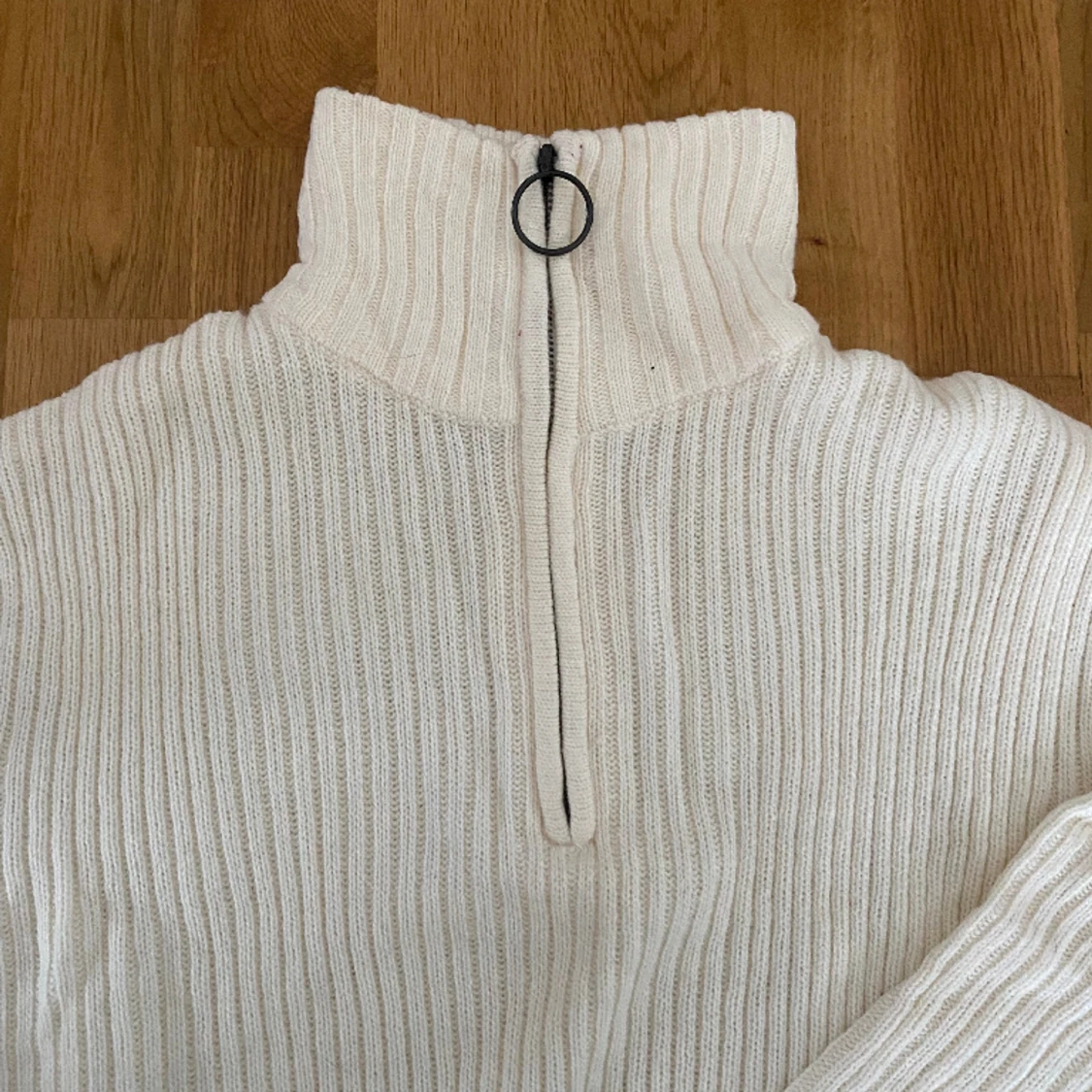 Ribbstickad tröja - 91