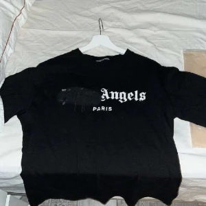 palm angels - Oanvänd fin tröja, köparen står för frakten och pris kan diskuteras 