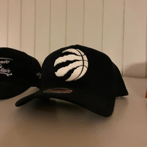 mitchell and ness keps  - helt ok skick, inga skavanker! 