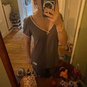 Odd molly blus - Jätte fin odd Molly blus/tröja. Stprlek 1 vilket motsvarar S. Tror den även skulle funka på M.