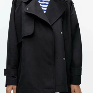 Arket trench svart - svart kort trench från Arket, slutsåld. nypris 1790kr säljes för 1100kr oanvänd!  