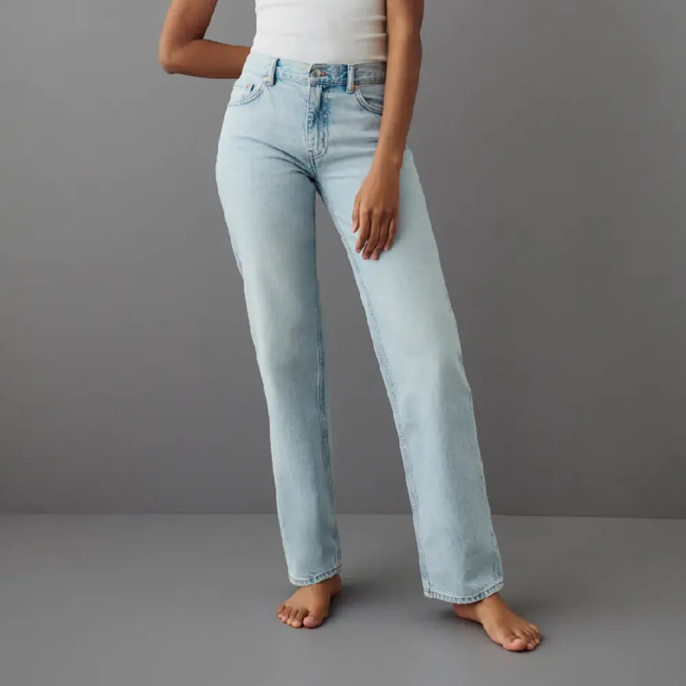 Säljer dessa fina jeans från Gina i bra skick. Skriv för mer bilder💕 nypris 500. Jeans & Byxor.