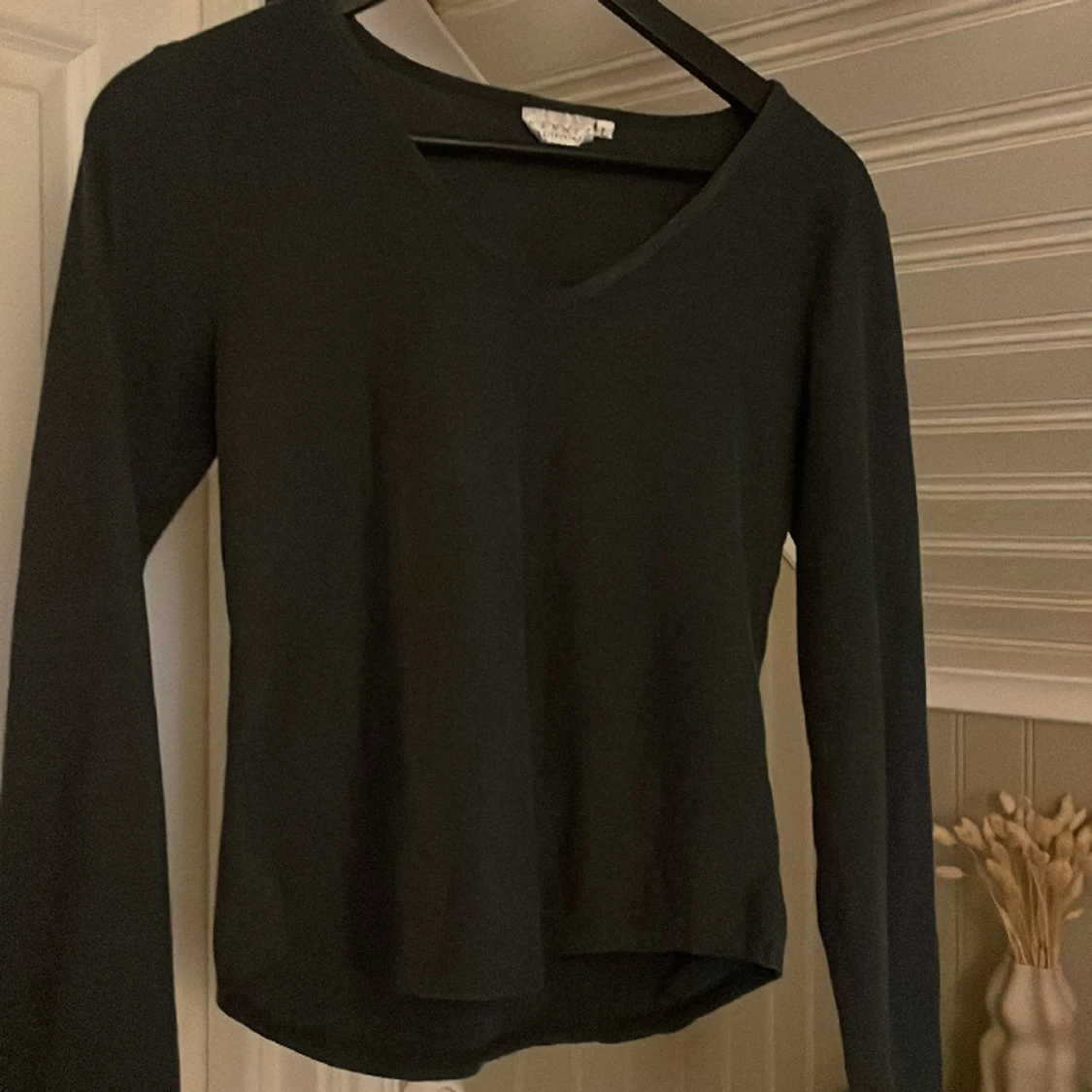 Basic V-ringad långärmad tröja