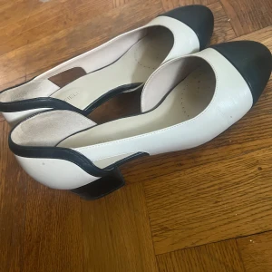 Klackskor  - Jättefina klackskor märke Anne Field 😍