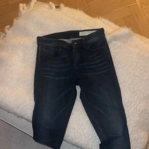 Diesel jeans i modellen SLANDY 25/30 - Använda jeans från Diesel i modellen SLANDY. Skinny.  Storlek 25/30  Ord pris var 1400 Säljes för 150