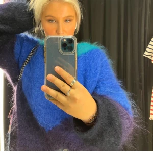 Stickad tröja - Stickad tröja i olika färger! Väääldigt oversized, ingen lapp men storlek L ungefär