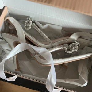 Klackskor  - Ord pris 569kr. Säljer då ja köpte fel storlek. Helt oanvända och skickas i kartongen dom kom i.