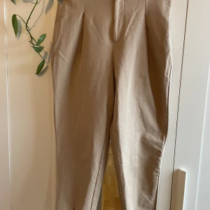Kostymbyxor mjuka - Fint skick utan något att anmärka på