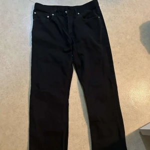 Levis jeans😻 - Sjukt fina😍 Levis jeans i storlek w34 L32. Den är i ett väldigt bra skick då jag inte har hunnit använda.  