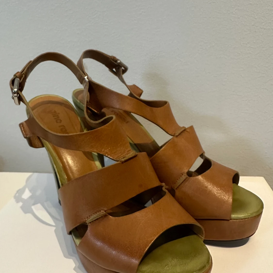 Snygga klackar i läder - 90