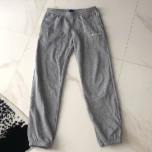 Champion byxor - För 11-12 år. I okej skick. Kontakta vid frågor 🤗