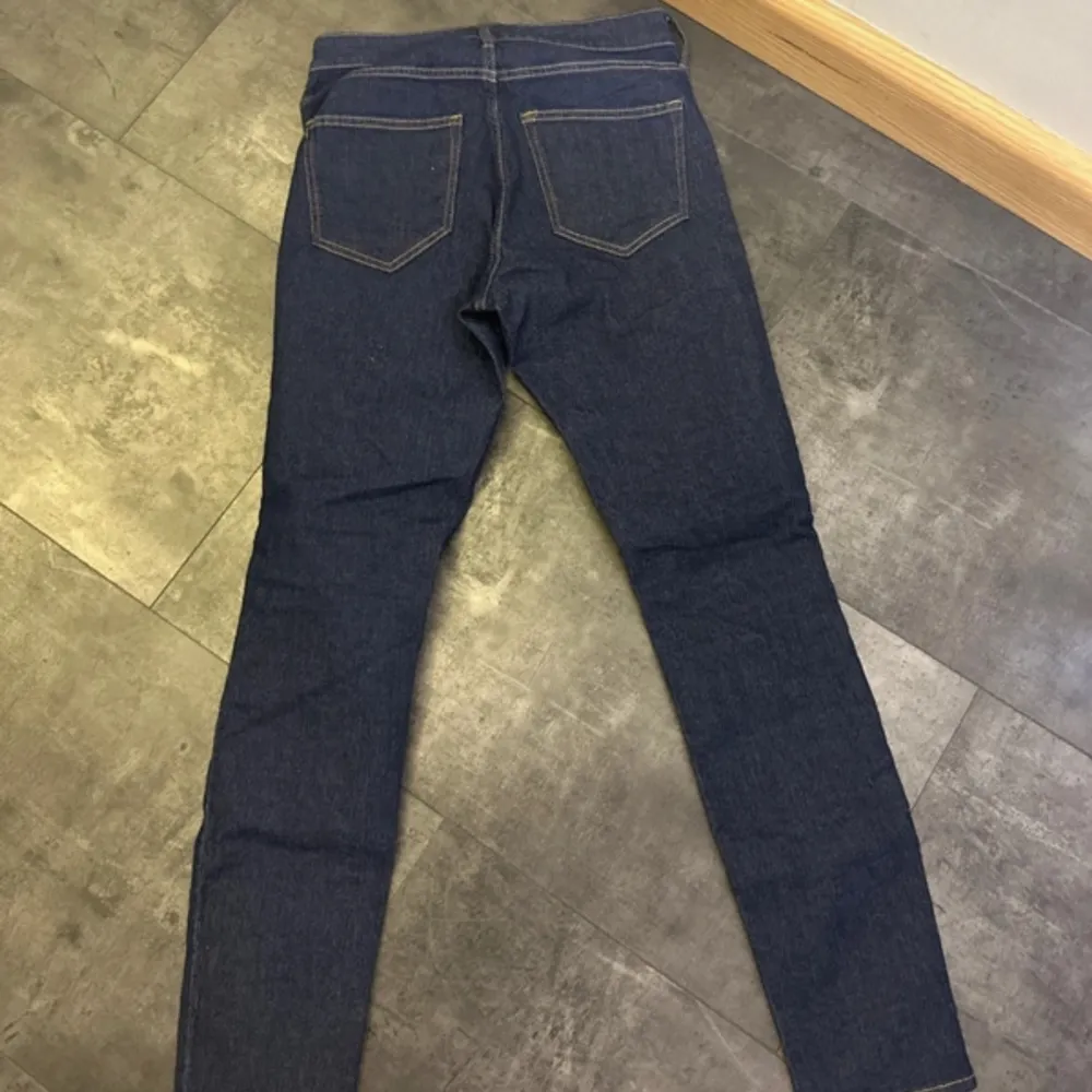 Fina aldrig använda jeans väldigt bra skick. Jeans & Byxor.