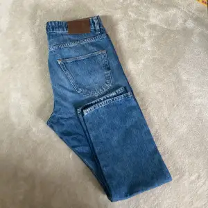 Blåa Jack and Jones jeans i st 31/30 (Chris-Loose fit). Skick 8/10 Pris 150kr