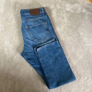 Blåa Jack and Jones jeans i st 31/30 (Chris-Loose fit). Skick 8/10 Pris 150kr