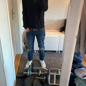 Ralph lauren jeans i fint skick passar mig bra men de äf lite för långa skulle säga att de är 30 i midjan och inte 29 priset äf inte hugget i sten