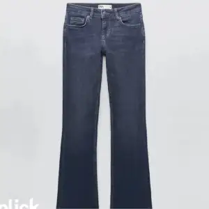 Lowaist jeans ifrån zara som är helt slutsålda! Nypris 449kr och är nästintill aldrig använda! 
