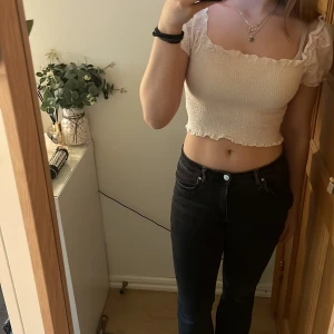 Jätte fin SHEIN topp😻 - Jätte fin speciellt med dom purriga Armani med små blommar har andvänt den en gång typ💋