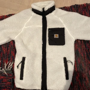 Carhartt fleece - Size S carhartt fleece. Knappt använd skick: 8/10