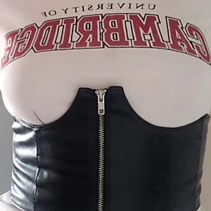Corset  - Ett svart corset. Super fin och bekväm!